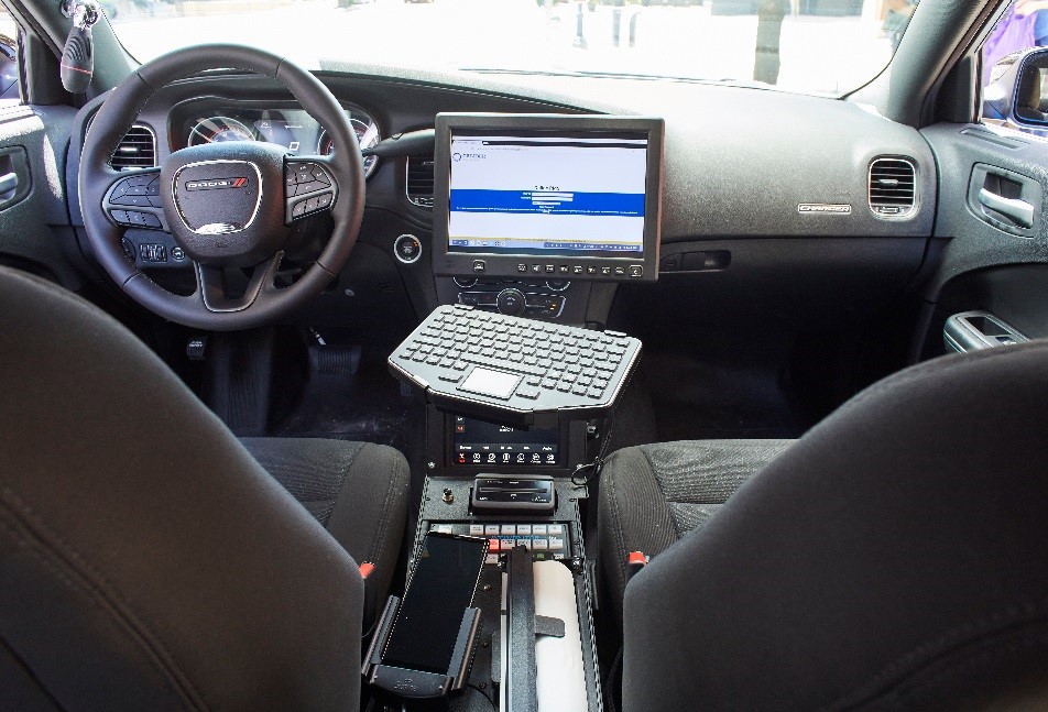 Samsung DeX is Behind the Wheel for Next Gen Police Vehicle Computing